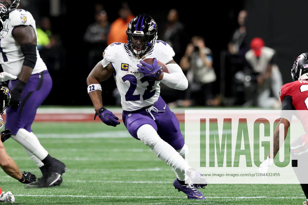 ATLANTA, GA - OCTOBER 11: Derrick Henry (22) of the Baltimore Ravens carries the football during the Sunday evening NFL, American Football Herren, USA game between the Atlanta Falcons and the Baltimore Ravens on October 11, 2026 at the Mercedes-Benz Stadium in Atlanta, Georgia. (Photo by David J. Griffin Icon Sportswire) NFL: OCT 11 Ravens at Falcons Icon9532610110514
