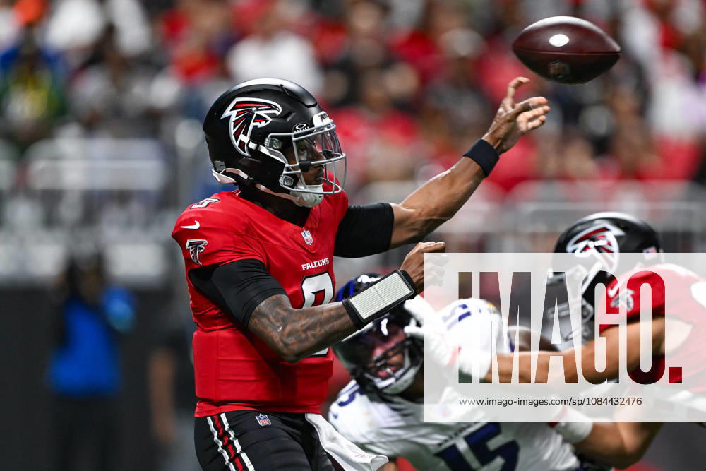 ATLANTA, GA - OCTOBER 11: Atlanta quarterback Michael Penix Jr. (9) passes the ball during the NFL, American Football Herren, USA game between the Baltimore Ravens and the Atlanta Falcons on October 11th, 2026 at Mercedes-Benz Stadium in Atlanta, GA. (Photo by Rich von Biberstein Icon Sportswire) NFL: OCT 11 Ravens at Falcons Icon261011008