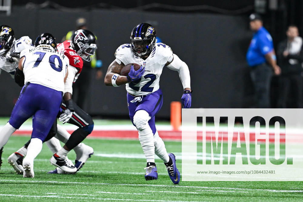 ATLANTA, GA - OCTOBER 11: Baltimore running back Derrick Henry (22) runs the ball during the NFL, American Football Herren, USA game between the Baltimore Ravens and the Atlanta Falcons on October 11th, 2026 at Mercedes-Benz Stadium in Atlanta, GA. (Photo by Rich von Biberstein Icon Sportswire) NFL: OCT 11 Ravens at Falcons Icon261011011