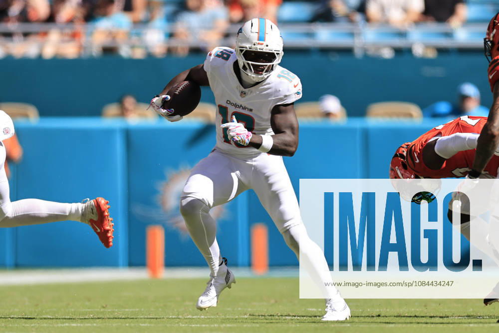 Miami Dolphins wide receiver Chris Bell (18) makes a reception and turns to run with the ball during an NFL, American Football Herren, USA game against the Cincinnati Bengals on Sunday, October 11, 2026 at the Hard Rock Stadium. The Bengals beat the Dolphins 31-24. Miami Gardens United States - ZUMAh180 20261011_zsp_h180_108