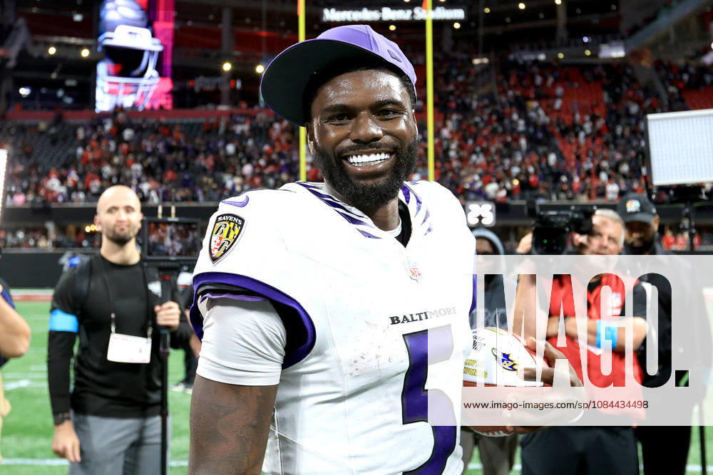 ATLANTA, GA - OCTOBER 11: Starting quarterback Tyler Huntley (5) of the Baltimore Ravens with a big smile after winning the Sunday evening NFL, American Football Herren, USA game between the Atlanta Falcons and the Baltimore Ravens on October 11, 2026 at the Mercedes-Benz Stadium in Atlanta, Georgia. (Photo by David J. Griffin Icon Sportswire) NFL: OCT 11 Ravens at Falcons Icon9532610111313