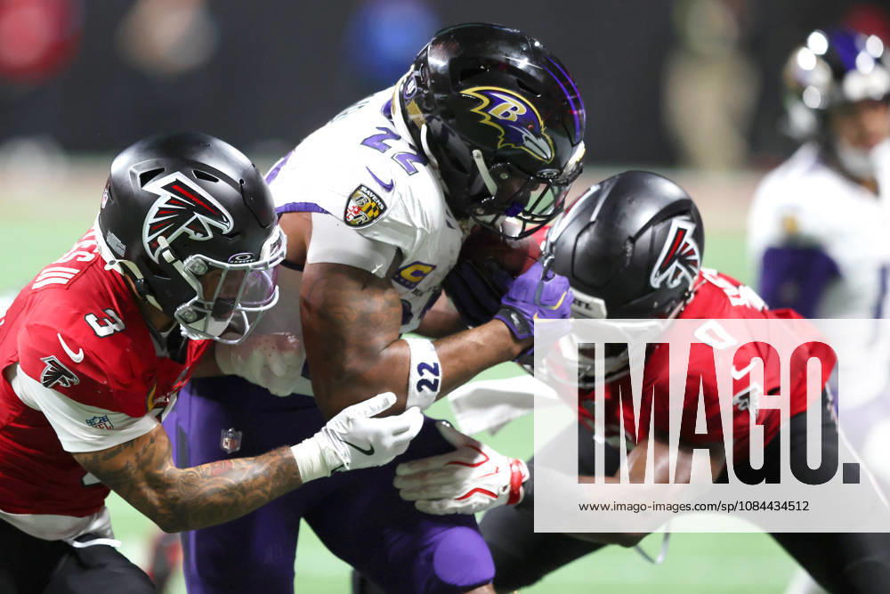 ATLANTA, GA - OCTOBER 11: Jessie Bates III (3) of the Atlanta Falcons and Divine Deablo (0) of the Atlanta Falcons tackle Derrick Henry (22) of the Baltimore Ravens during the Sunday evening NFL, American Football Herren, USA game between the Atlanta Falcons and the Baltimore Ravens on October 11, 2026 at the Mercedes-Benz Stadium in Atlanta, Georgia. (Photo by David J. Griffin Icon Sportswire) NFL: OCT 11 Ravens at Falcons Icon9532610111187