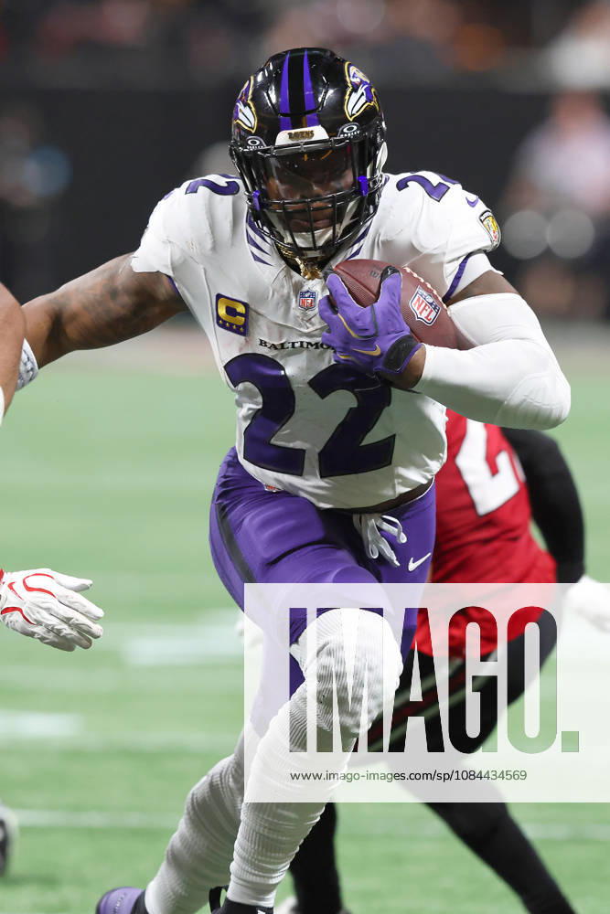 ATLANTA, GA - OCTOBER 11: Derrick Henry (22) of the Baltimore Ravens runs in for a touchdown during the Sunday evening NFL, American Football Herren, USA game between the Atlanta Falcons and the Baltimore Ravens on October 11, 2026 at the Mercedes-Benz Stadium in Atlanta, Georgia. (Photo by David J. Griffin Icon Sportswire) NFL: OCT 11 Ravens at Falcons Icon9532610110751