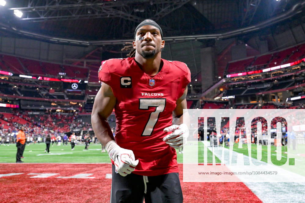 ATLANTA, GA - OCTOBER 11: Atlanta running back Bijan Robinson (7) reacts following the conclusion of the NFL, American Football Herren, USA game between the Baltimore Ravens and the Atlanta Falcons on October 11th, 2026 at Mercedes-Benz Stadium in Atlanta, GA. (Photo by Rich von Biberstein Icon Sportswire) NFL: OCT 11 Ravens at Falcons Icon261011020