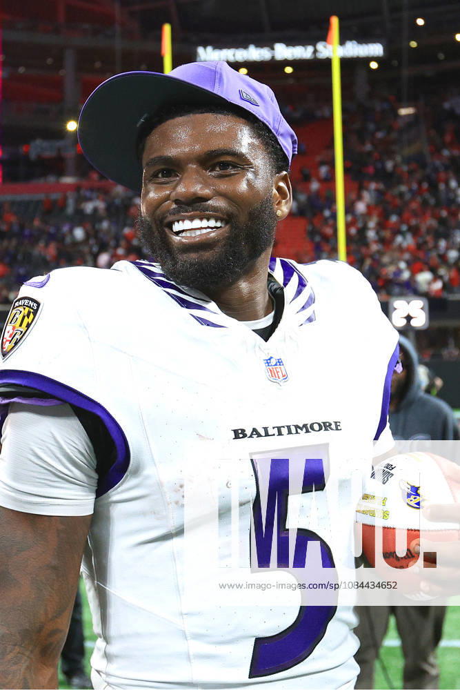 ATLANTA, GA - OCTOBER 11: Starting quarterback Tyler Huntley (5) of the Baltimore Ravens with a big smile after winning the Sunday evening NFL, American Football Herren, USA game between the Atlanta Falcons and the Baltimore Ravens on October 11, 2026 at the Mercedes-Benz Stadium in Atlanta, Georgia. (Photo by David J. Griffin Icon Sportswire) NFL: OCT 11 Ravens at Falcons Icon9532610111322