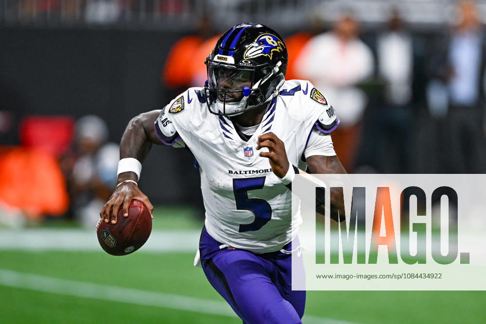 ATLANTA, GA - OCTOBER 11: Baltimore quarterback Tyler Huntley (5) rolls out to pass during the NFL, American Football Herren, USA game between the Baltimore Ravens and the Atlanta Falcons on October 11th, 2026 at Mercedes-Benz Stadium in Atlanta, GA. (Photo by Rich von Biberstein Icon Sportswire) NFL: OCT 11 Ravens at Falcons Icon261011025