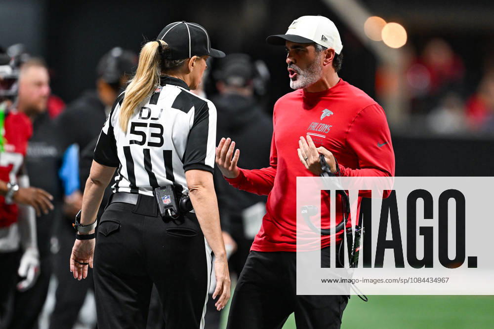 ATLANTA, GA - OCTOBER 11: Atlanta head coach Kevin Stefanski talks with referee Sarah Thomas during the NFL, American Football Herren, USA game between the Baltimore Ravens and the Atlanta Falcons on October 11th, 2026 at Mercedes-Benz Stadium in Atlanta, GA. (Photo by Rich von Biberstein Icon Sportswire) NFL: OCT 11 Ravens at Falcons Icon261011050