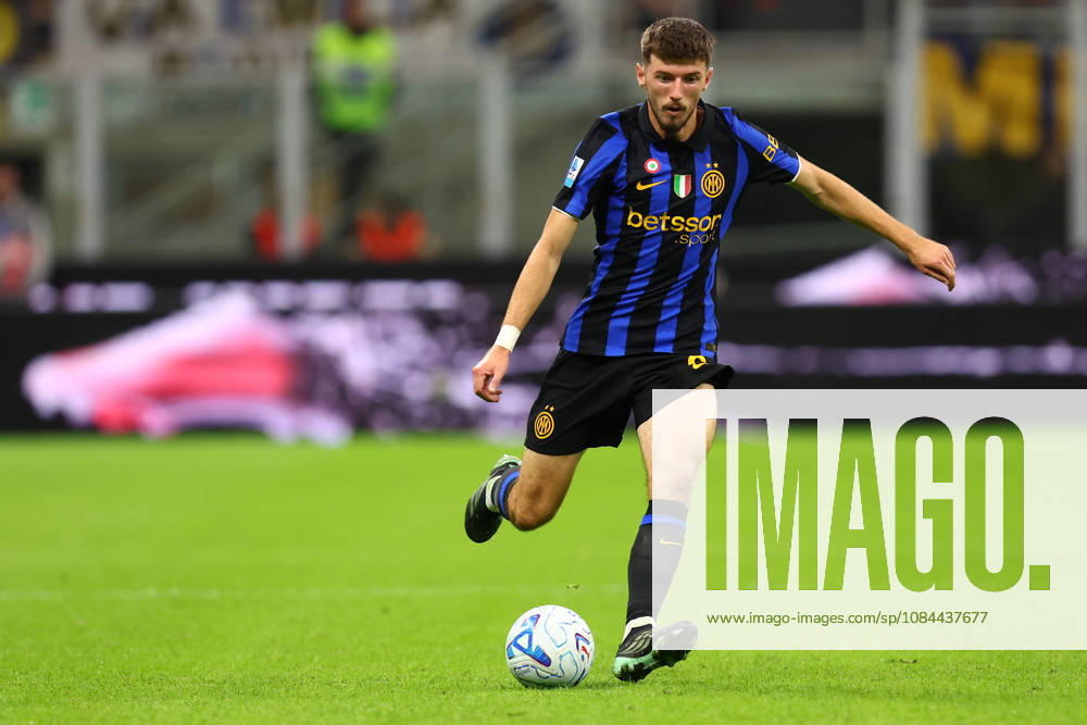 Serie A Fc Internazionale - Parma Calcio Petar Sucic of Fc Internazionale in action during the Serie A match beetween Fc Internazionale and Parma Calcio at Stadio Giuseppe Meazza on October 10 2026 in Milan Italy . Milano Stadio Giuseppe Meazza Italy