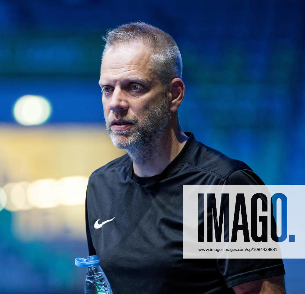 Trinko Keen, Men s Coach for the Netherlands (photo ms1458), at the 2026 European Table Tennis Championships in Ljubljana LJUBLJANA, SLOVENIA, OCTOBER 12, 2026 Trinko Keen, Men’s Coach for the Netherlands (photo ms1458), in action at the European Table Tennis Championships at Stozice Arena in Ljubljana, Slovenia. Photo by Manfred Schillings. Ljubljana, Stozice Arena, Lisbon, Slovenia
