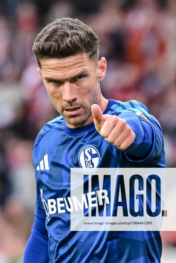 Robin Gosens of FC Schalke 04 gestures during the Bundesliga match between Sport Club Freiburg and FC Schalke 04 at Europa Park Stadion on October 11, 2026, in Freiburg im Breisgau, Germany Photo by Harry Langer DeFodi Images Robin Gosens of FC Schalke 04 gestures during the Bundesliga match between Sport Club Freiburg and FC Schalke 04 at Europa Park Stadion on October 11, 2026, in Freiburg im Breisgau, Germany Photo by Harry Langer DeFodi Images DFB and DFL regulations prohibit any use of photographs as image sequences and or quasi-video Photo by Harry Langer DeFodi Images DFB and DFL regulations prohibit any use of photographs as imSEQUENCES AND OR QUASI-VIDEO