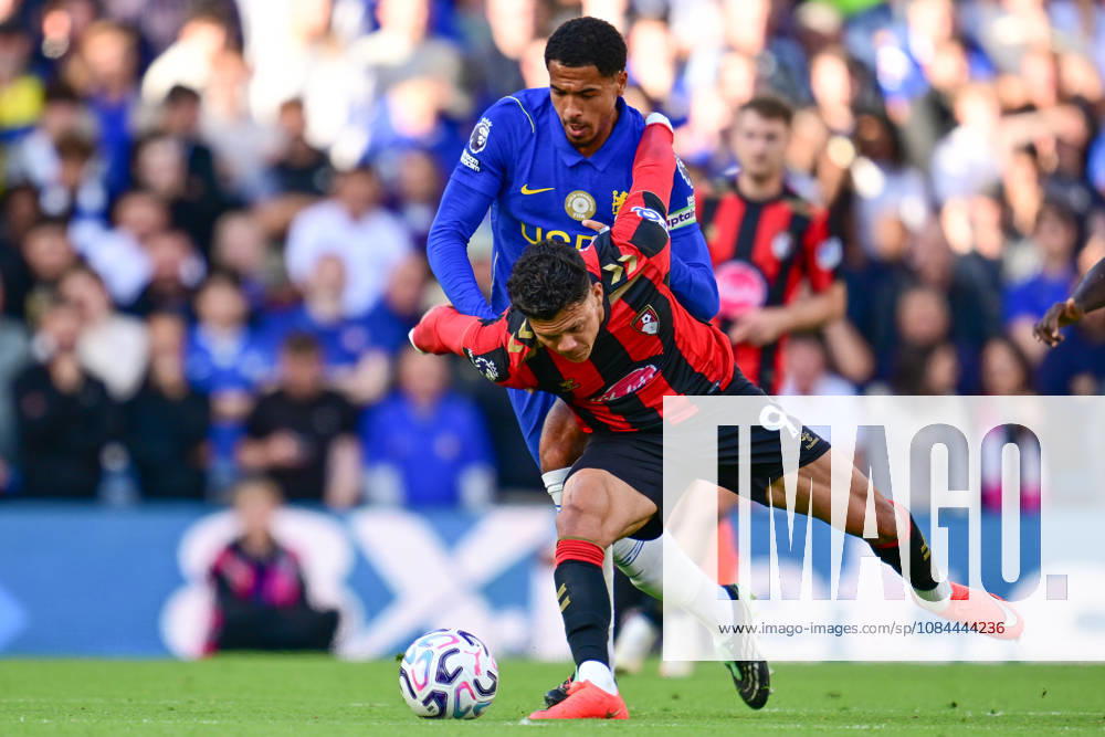 Chelsea v Bournemouth, Premier League Chelsea defender Levi Colwill (6) battles for possession with AFC Bournemouth forward Evanilson (9) during the Premier League match between Chelsea and Bournemouth at Stamford Bridge, London, UK on 10 October 2026. London Stamford Bridge Greater London UK Editorial use only DataCo restrictions apply See www.football-dataco.com ,