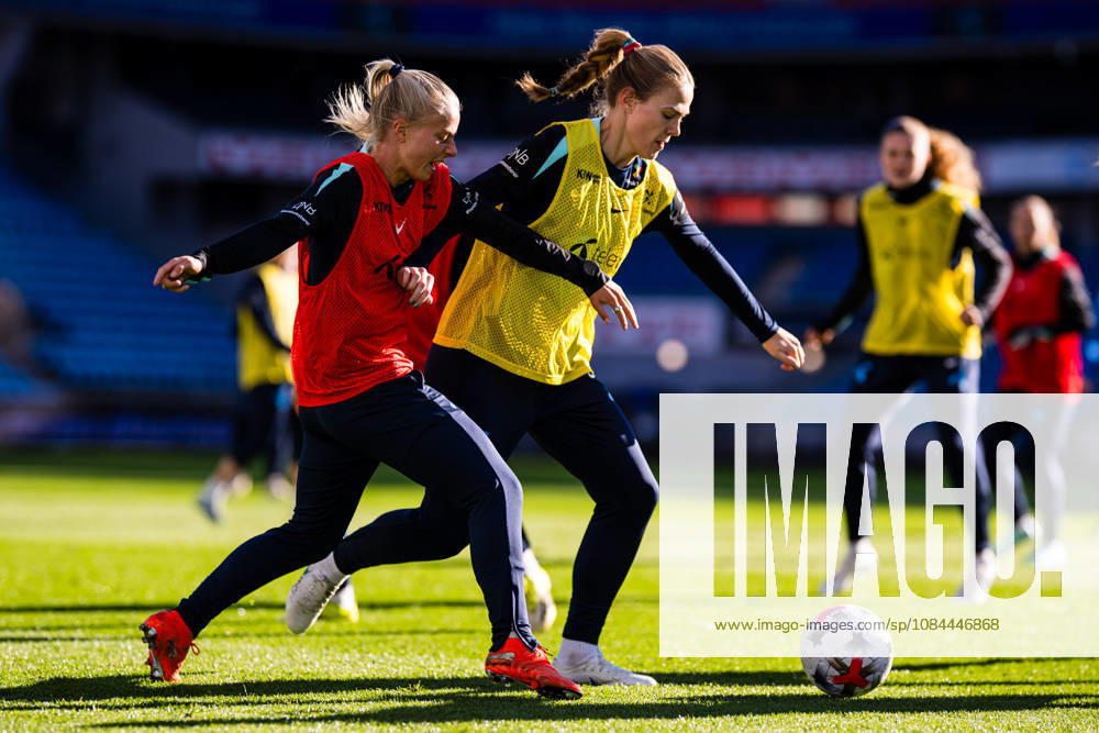 Emilie Woldvik and Marthine Ostenstad of the Norwegian women’s national soccer team during a training session on October 12, 2026 in Oslo. Photo by Marius Simensen, BILDBYRAN. COP 238 bbeng women FIFA Women’s World Cup qualifier soccer football Norway practice training