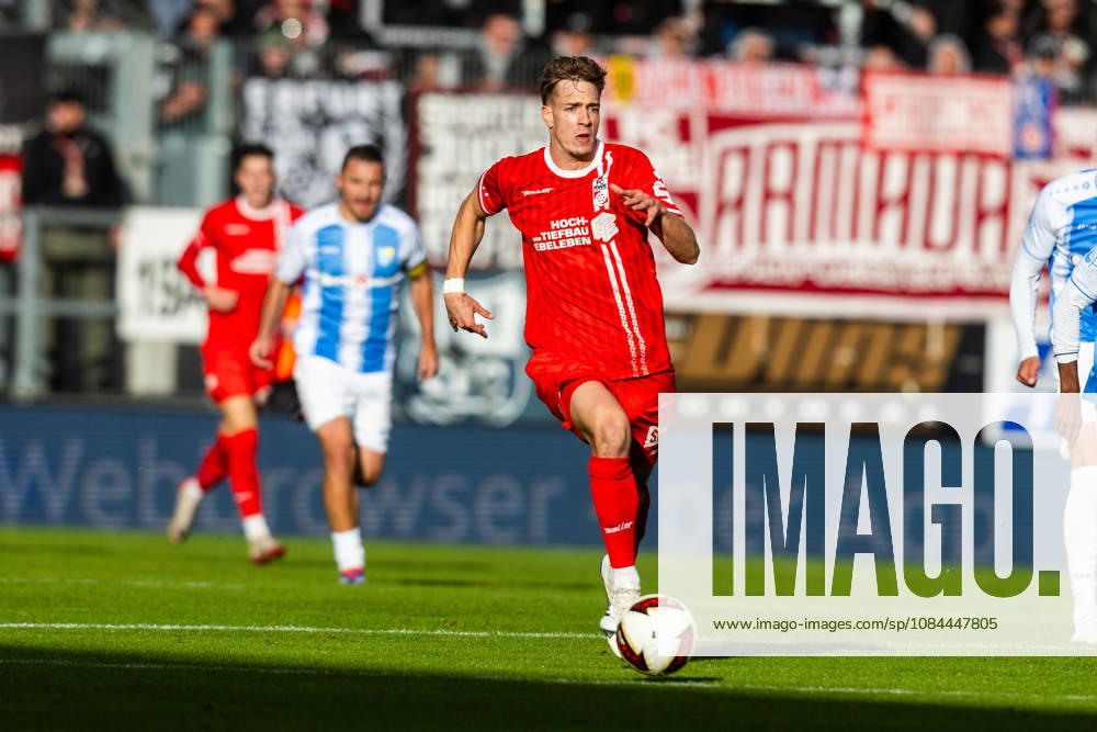 Chemnitz, 111026, Northeast Regional Soccer League: Chemnitzer FC vs. FC Rot-Weiß Erfurt; Pictured: Laurenz Dehl, Erfurt