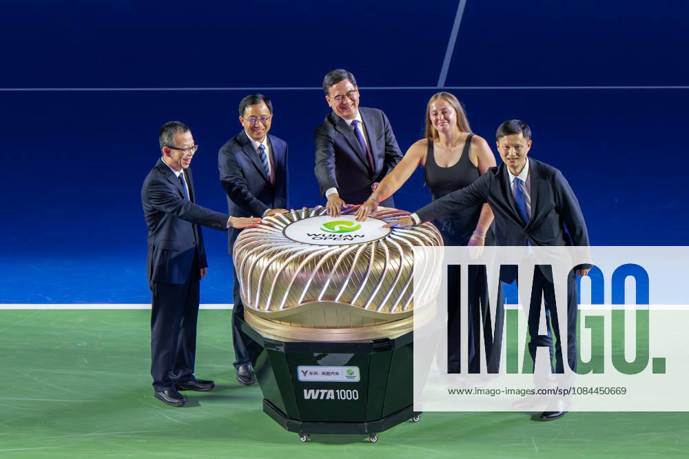 (261012) -- WUHAN, Oct. 12, 2026 -- Jelena Ostapenko (2nd R) of Latvia attends the opening ceremony of the 2026 Wuhan Open tennis tournament in Wuhan, capital of central China s Hubei Province, Oct. 12, 2026. ) (SP)CHINA-WUHAN-TENNIS-WUHAN OPEN-OPENING CEREMONY (CN) DuxZixuan