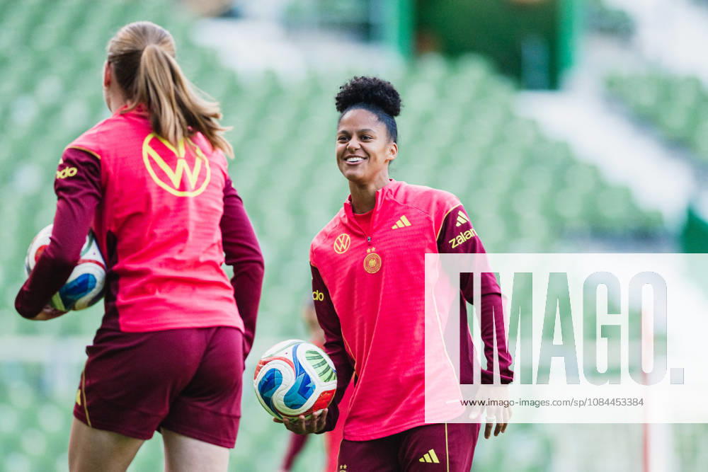 DFB Women s Final Training Session, October 12, 2026—Shekiera Martinez, Soccer, Women s National Team, Final Training Session for Germany vs. Japan on October 12, 2026, at the Weserstadion, Bremen. DFL regulations prohibit any use of photographs as image sequences and or quasi-video.