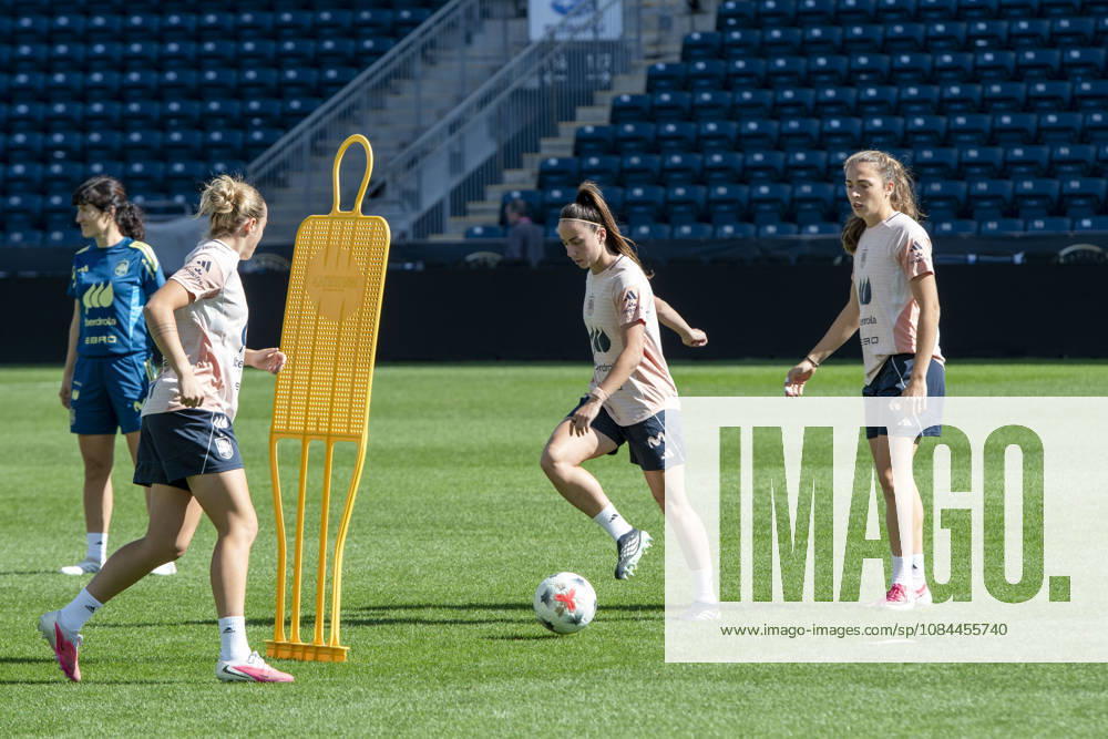 SpainÃ¢â‚¬â ¢s national team, Nationalteam ¢â‚¬â ¢s players in action during training before SpainÃ¢â‚¬â ¢s match against the US WomenÃ¢â‚¬â ¢s national team at Subaru Park in Chester PA Chester United States - ZUMArf1_ 20261012_zaf_rf1_024