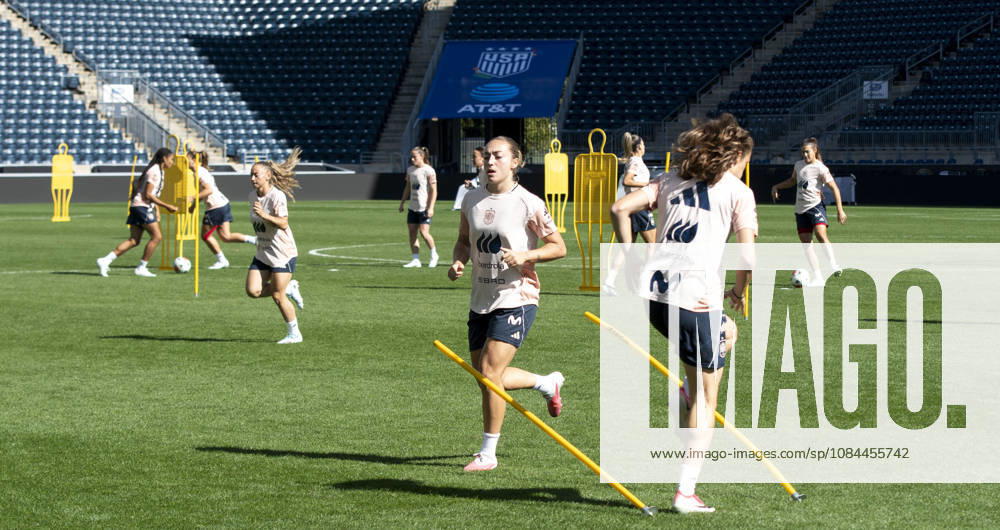 SpainÃ¢â‚¬â ¢s national team, Nationalteam ¢â‚¬â ¢s players in action during training before SpainÃ¢â‚¬â ¢s match against the US WomenÃ¢â‚¬â ¢s national team at Subaru Park in Chester PA Chester United States - ZUMArf1_ 20261012_zaf_rf1_025