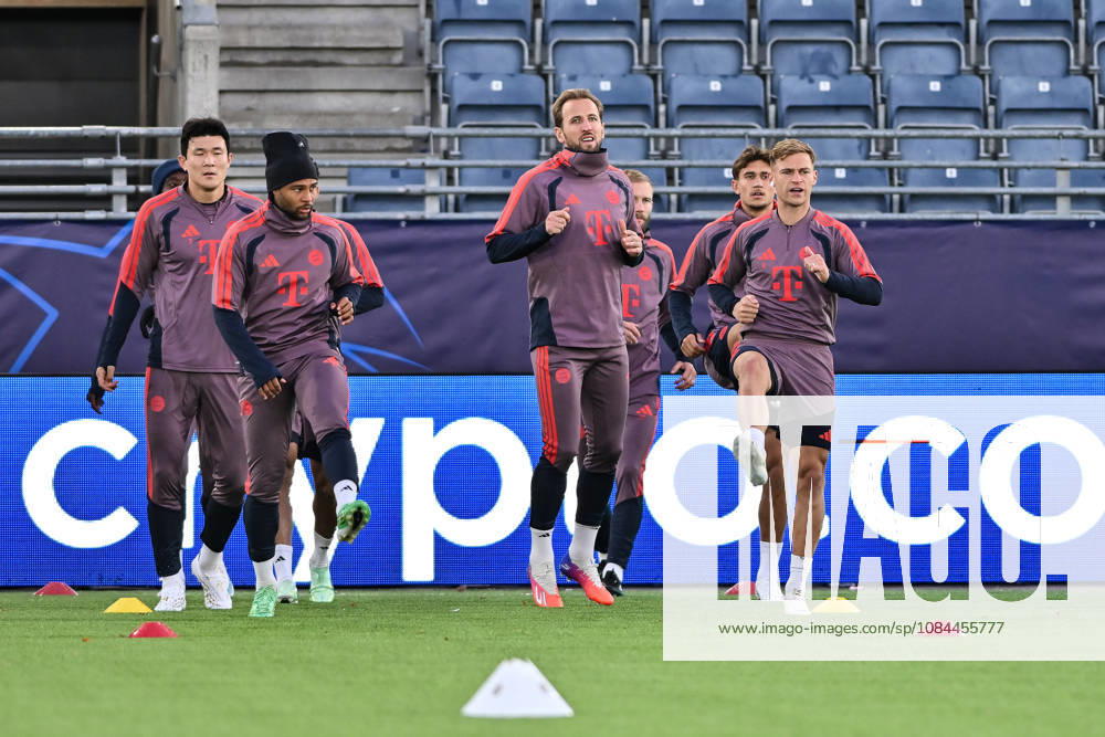 STAVANGER, NORWAY; 12. OCTOBER: picture of the Team from Munich at the final Trainings session before the Champions League Match between Viking FK vs. FC Bayern Munich at Matchday 2 at Lyse Arena Minjae KIM (FC Bayern Munich 3), Serge GNABRY (FC Bayern Munich 7), Harry KANE (FC Bayern Munich 9), Sascha BOEY (FC Bayern Munich 23), TOM BISCHOF (FC Bayern Munich 8), Harry KANE (FC Bayern Munich 9)