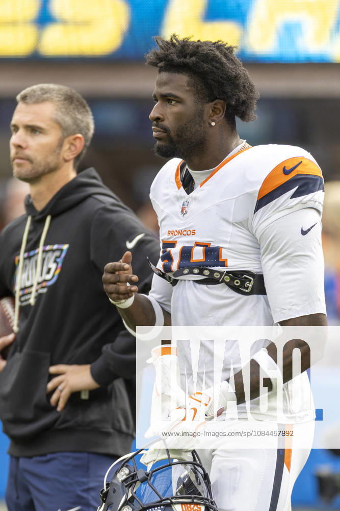 Denver Broncos Safety JL Skinner (34) warms up before an NFL, American Football Herren, USA football game against Los Angeles Chargers, in Inglewood, Calif. on Sunday Oct. 11, 2026. Inglewood USA - ZUMAc68_ 20261011_zaf_c68_055