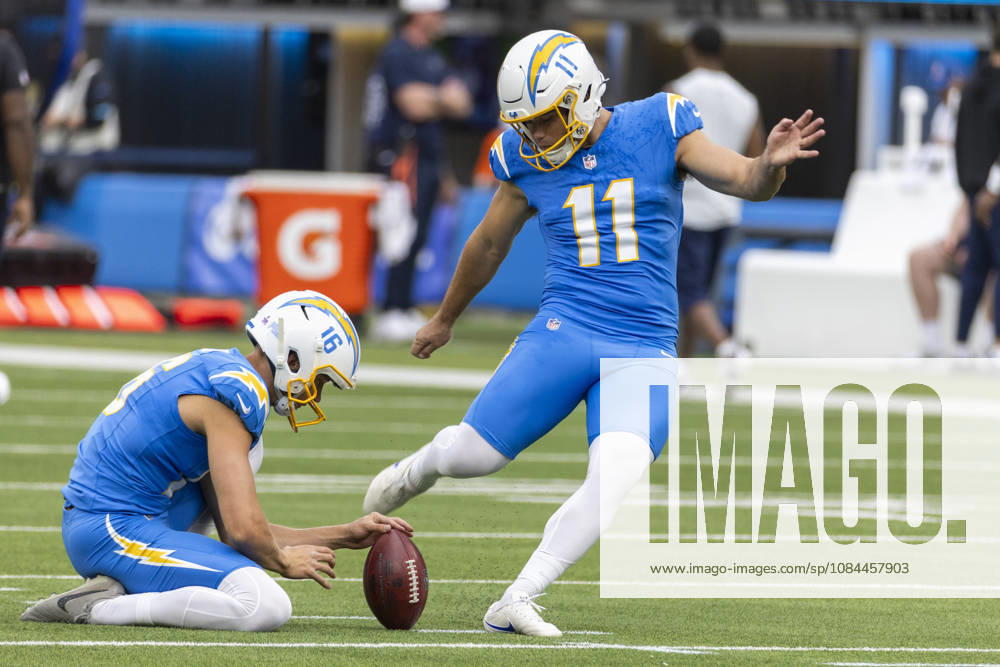 Los Angeles Chargers kicker Cameron Dicker (11) and punter JK Scott (16) warm up before an NFL, American Football Herren, USA football game against Denver Broncos, in Inglewood, Calif. on Sunday Oct. 11, 2026. NHL, Eishockey Herren, USA 2026: LA Chargers Vs Denver Broncos - ZUMAc68_ 20261011_zaf_c68_065