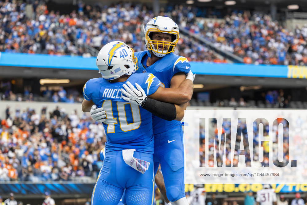 Los Angeles Chargers tight ends Charlie Kolar (88) celebrates after Hayden Rucci (40) scoring a touchdown against Denver Broncos during an NFL, American Football Herren, USA football game, in Inglewood, Calif. on Sunday Oct. 11, 2026. NHL, Eishockey Herren, USA 2026: LA Chargers Vs Denver Broncos - ZUMAc68_ 20261011_zaf_c68_070