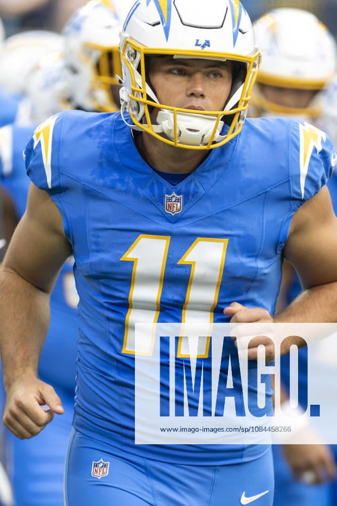 Los Angeles Chargers kicker Cameron Dicker (11) warms up before an NFL, American Football Herren, USA football game against Denver Broncos, in Inglewood, Calif. on Sunday Oct. 11, 2026. NHL, Eishockey Herren, USA 2026: LA Chargers Vs Denver Broncos - ZUMAc68_ 20261011_zaf_c68_092