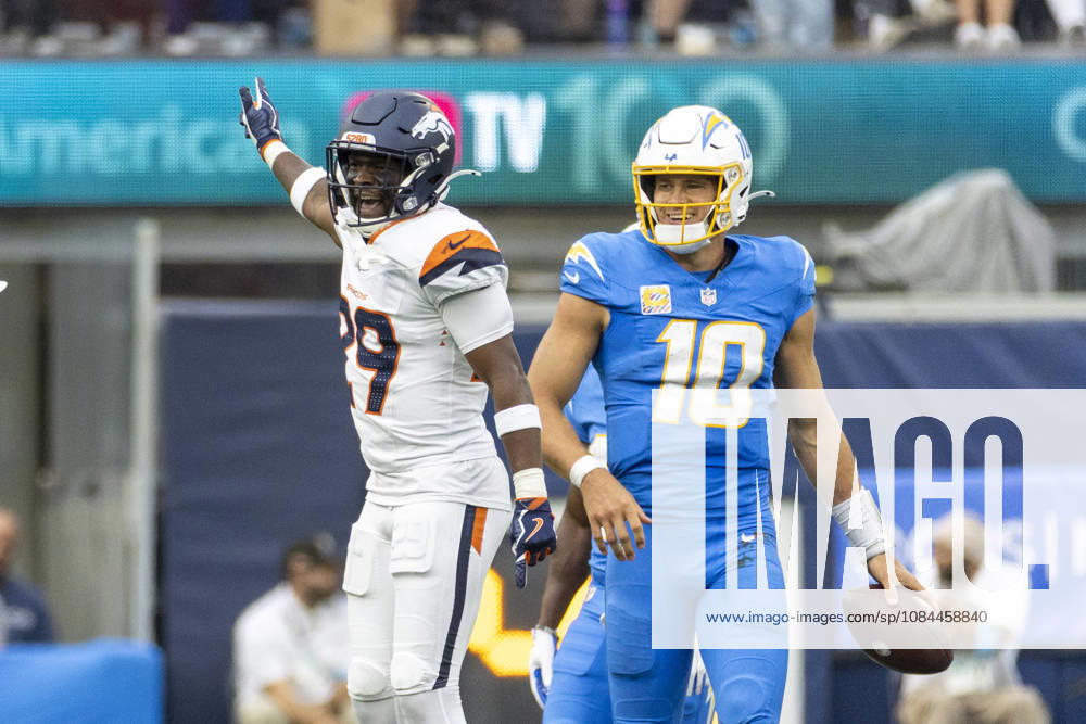 Denver Broncos Cornerback Ja Quan McMillian (29) and Los Angeles Chargers quarterback Justin Herbert (10) react during an NFL, American Football Herren, USA football game, in Inglewood, Calif. on Sunday Oct. 11, 2026. Inglewood USA - ZUMAc68_ 20261011_zaf_c68_135