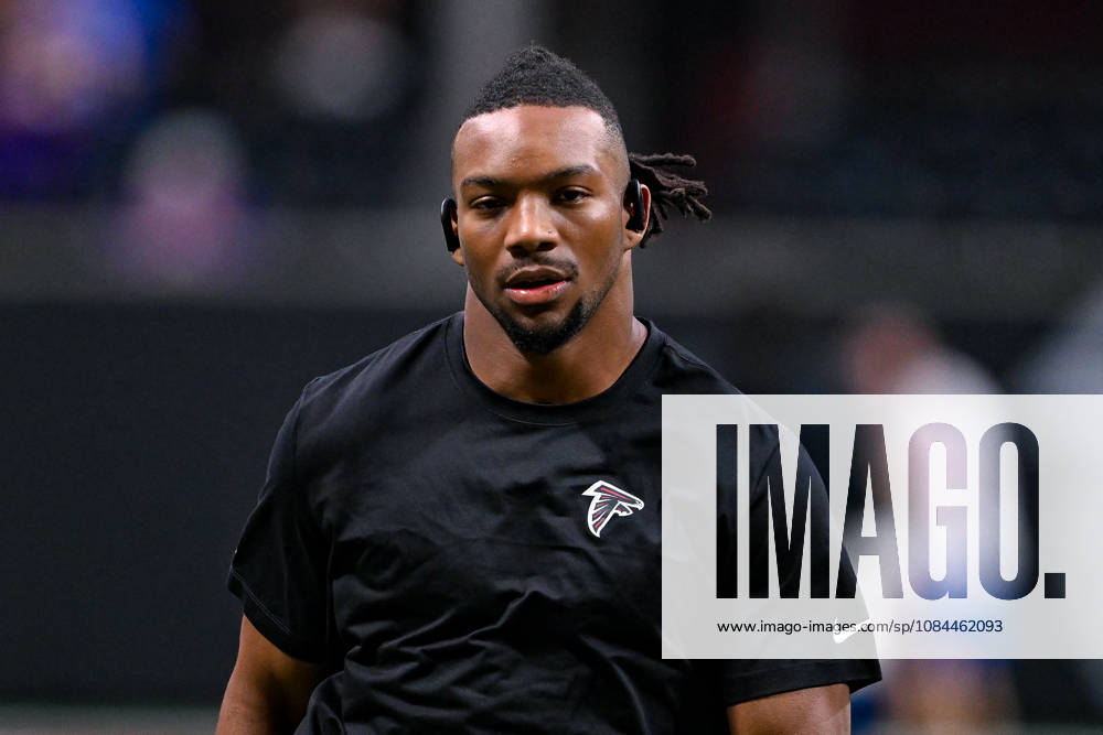 ATLANTA, GA - OCTOBER 11: Atlanta running back Bijan Robinson (7) warms up prior to the start of the NFL, American Football Herren, USA game between the Baltimore Ravens and the Atlanta Falcons on October 11th, 2026 at Mercedes-Benz Stadium in Atlanta, GA. (Photo by Rich von Biberstein Icon Sportswire) NFL: OCT 11 Ravens at Falcons Icon261011090