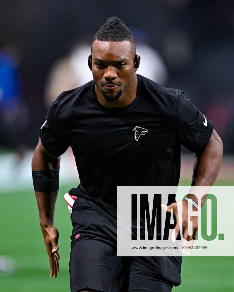 ATLANTA, GA - OCTOBER 11: Atlanta running back Bijan Robinson (7) warms up prior to the start of the NFL, American Football Herren, USA game between the Baltimore Ravens and the Atlanta Falcons on October 11th, 2026 at Mercedes-Benz Stadium in Atlanta, GA. (Photo by Rich von Biberstein Icon Sportswire) NFL: OCT 11 Ravens at Falcons Icon261011091