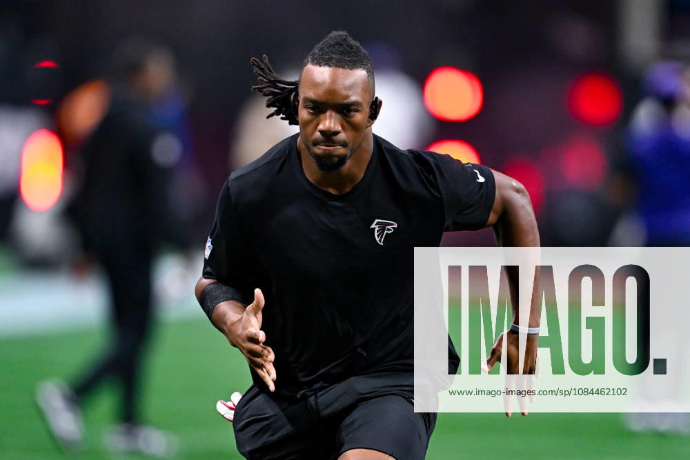 ATLANTA, GA - OCTOBER 11: Atlanta running back Bijan Robinson (7) warms up prior to the start of the NFL, American Football Herren, USA game between the Baltimore Ravens and the Atlanta Falcons on October 11th, 2026 at Mercedes-Benz Stadium in Atlanta, GA. (Photo by Rich von Biberstein Icon Sportswire) NFL: OCT 11 Ravens at Falcons Icon261011092