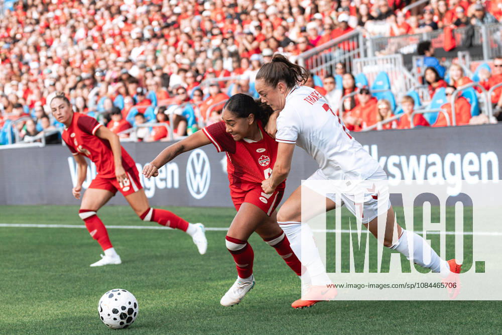 Toronto, Ontario, Toronto: Olivia Smith 9 of Canada in action during International Women Soccer Friendly between Canada and Denmark at BMO Field, Toronto on October 12, 2026. International Women Soccer Friendly Canada 3:4 Denmark - ZUMAn333 20261012_znp_n333_052
