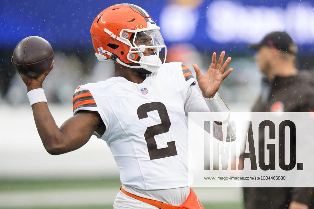 Oct 11, 2026; East Rutherford, NJ, USA; Cleveland Browns quarterback Shedeur Sanders (2) warms up prior to an NFL, American Football Herren, USA game against the New York Jets at MetLife Stadium. Mandatory Credit: -Cal Media East Rutherford USA - ZUMAc04_ 20261011_zma_c04_360