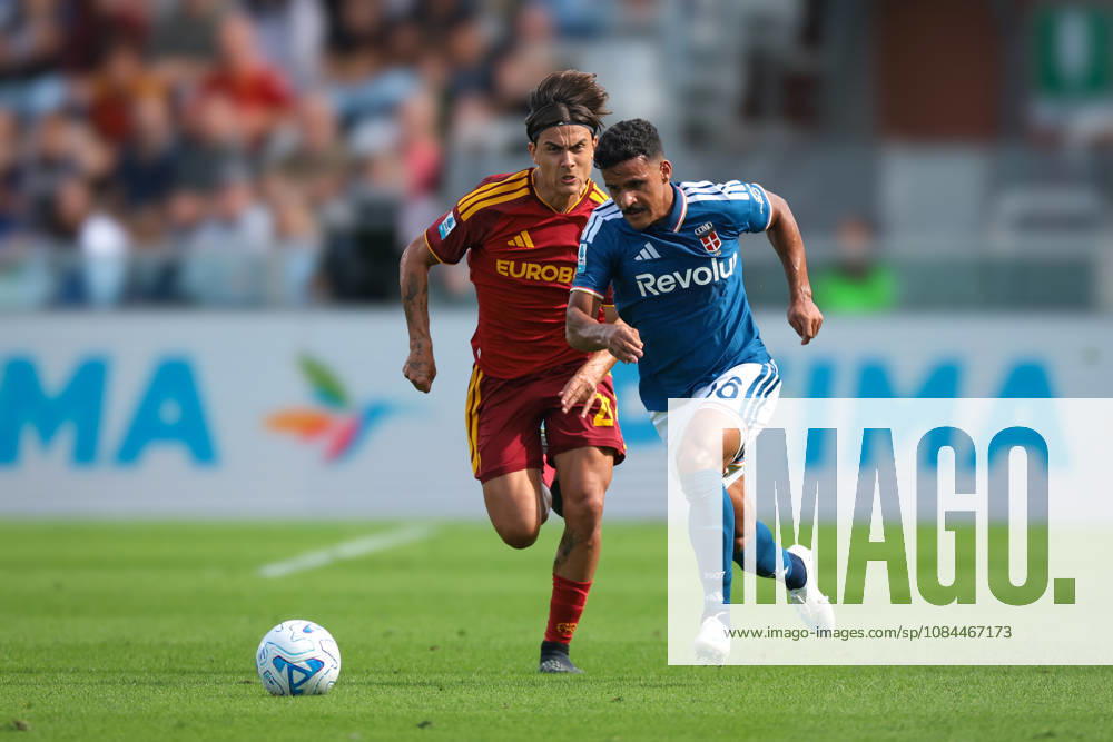 Como 1907 v AS Roma - Serie A - Season 2026-2027 Como, Italy, 11th October 2026. Kaiki Bruno Da Silva of Como 1907 is pursued by Paulo Dybala of AS Roma during the Como 1907 vs AS Roma Serie A match at Stadio Giuseppe Sinigaglia, Como. Picture credit should read: Jonathan Moscrop Como Stadio Giuseppe Sinigaglia Italy