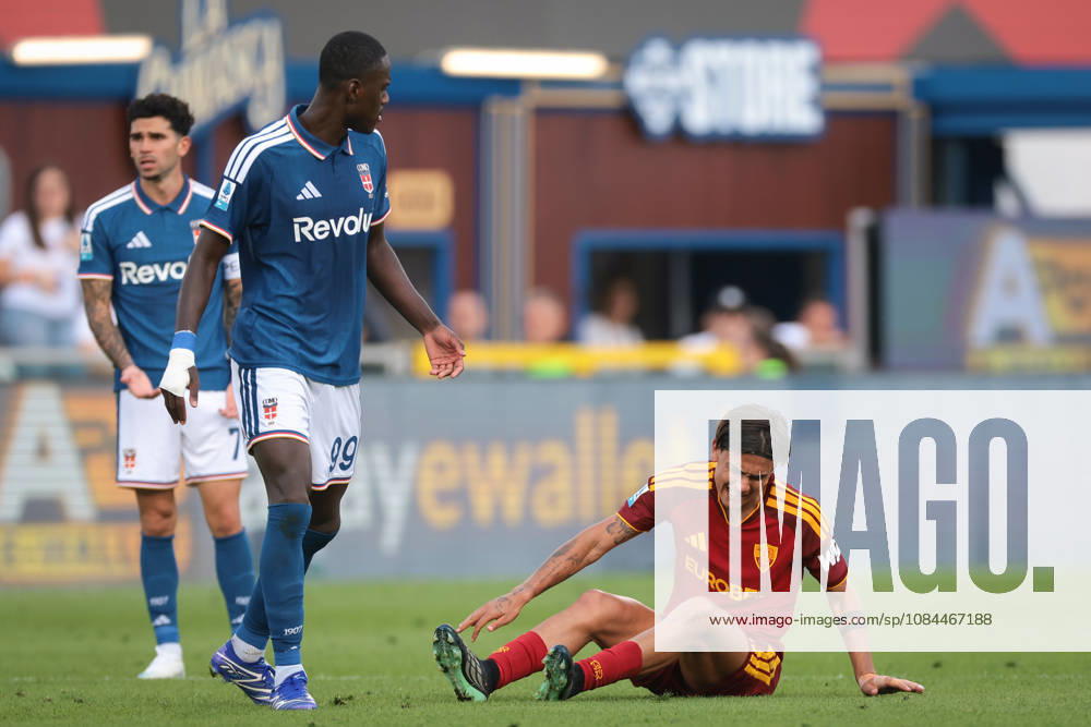 Como 1907 v AS Roma - Serie A - Season 2026-2027 Como, Italy, 11th October 2026. Paulo Dybala of AS Roma reacts following a clash with Trevoh Chalobah of Como 1907 during the Como 1907 vs AS Roma Serie A match at Stadio Giuseppe Sinigaglia, Como. Picture credit should read: Jonathan Moscrop Como Stadio Giuseppe Sinigaglia Italy