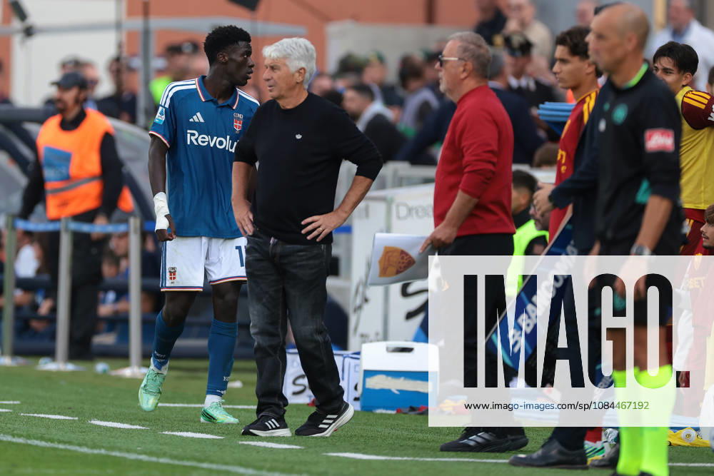 Como 1907 v AS Roma - Serie A - Season 2026-2027 Como, Italy, 11th October 2026. Gian Piero Gasperini Head Coach of AS Roma looks on as Assane Diao of Como 1907 reacts towards the Roma bench after being substituted during the Como 1907 vs AS Roma Serie A match at Stadio Giuseppe Sinigaglia, Como. Picture credit should read: Jonathan Moscrop Como Stadio Giuseppe Sinigaglia Italy