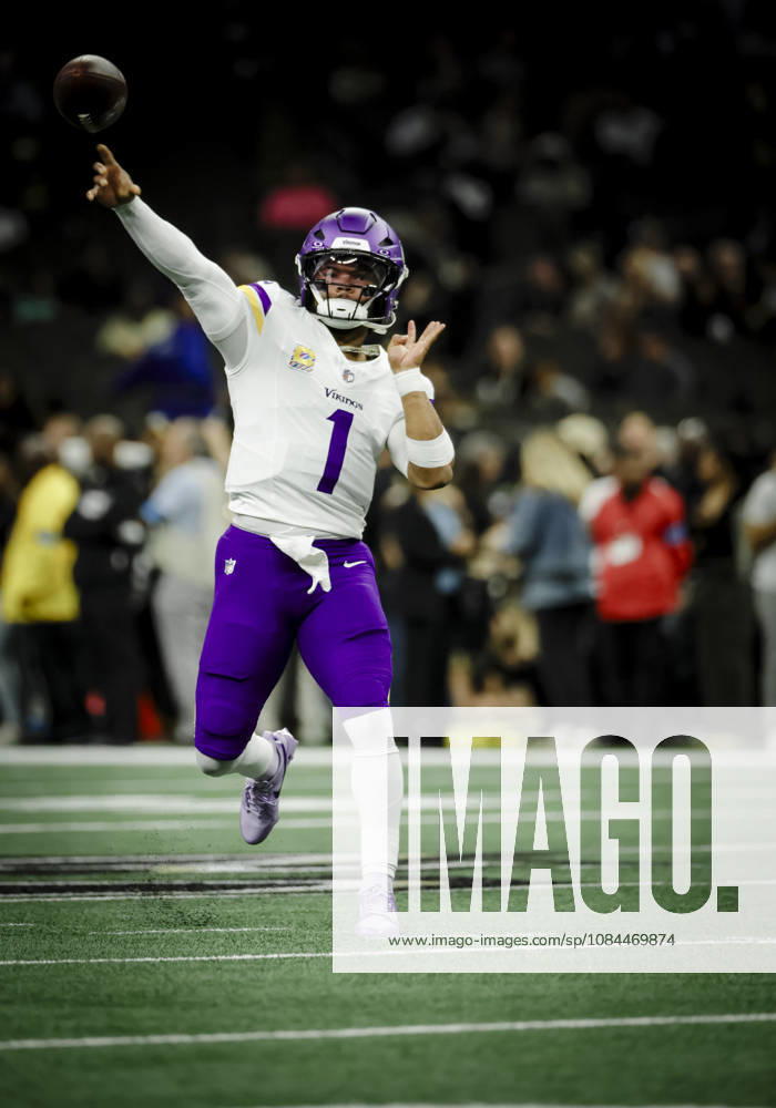 NEW ORLEANS, LA - OCTOBER 11: Kyler Murray 1 of the Minnesota Vikings warms up before a game against the New Orleans Saints at Caesars Superdome on October 11, 2026, in New Orleans, Louisiana. (Photo by Derick Hingle Icon Sportswire) NFL, American Football Herren, USA OCT 11 Vikings at Saints Icon126261011066