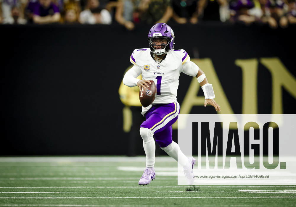 NEW ORLEANS, LA - OCTOBER 11: Kyler Murray 1 of the Minnesota Vikings runs against the New Orleans Saints during the first half of a game at Caesars Superdome on October 11, 2026, in New Orleans, Louisiana. (Photo by Derick Hingle Icon Sportswire) NFL, American Football Herren, USA OCT 11 Vikings at Saints Icon126261011118
