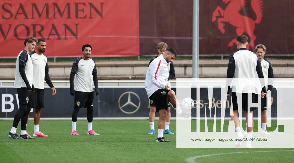 Germany, Stuttgart, VfB Stuttgart soccer practice; from left: Ramon Hendriks, Josha Vagnoman, Tiago Tomas, Deniz Undav in the front