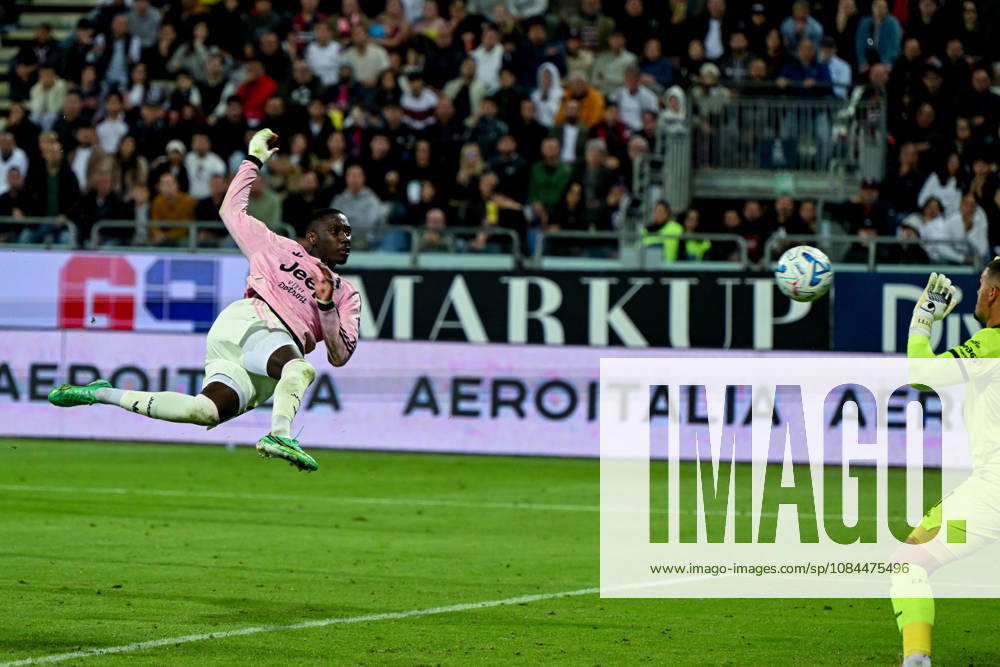 Juventus s Randal Kolo Muani in action during the Serie A soccer match between Cagliari Calcio and Juventus at the Unipol Domus in Cagliari, Sardinia - Sunday 11th october 2026. - Soccer