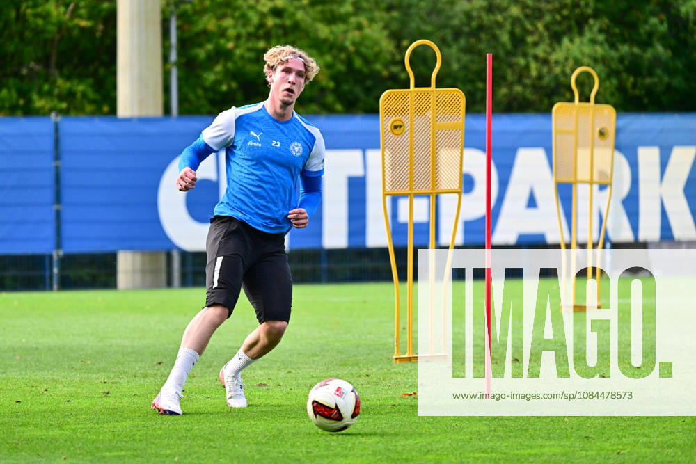 Soccer, Men s, 2nd Division Bundesliga, 2026–2027 Season, Holstein Kiel Training, KSV Lasse Rosenboom in rehabilitation training in Kiel, near Holstein Stadium Projensdorf, Training Center, Northern Schleswig-Holstein, Germany