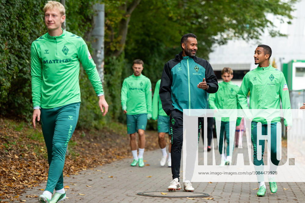 GER, Soccer, Men s, 1st Bundesliga, 2026–2027 season, Training, SV Werder Bremen, Daniel Thioune, Werder Bremen, Coach and team led by Arthur, Werder Bremen, 13, Oskar Wojcik, Bremen, 03, Bremen Training Facility, Weserstadion, Bremen, Germany