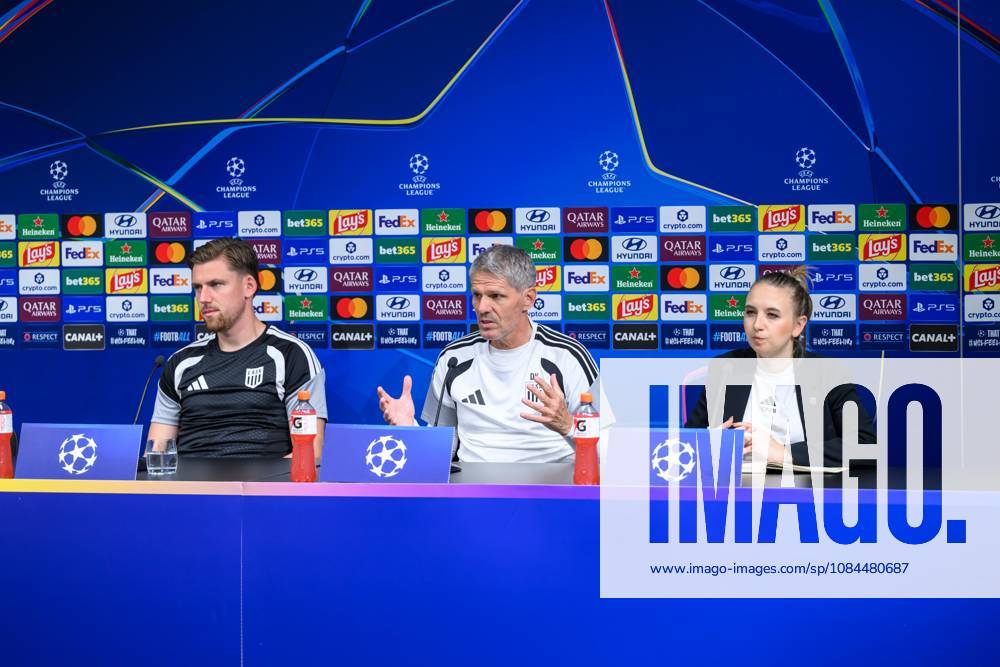 SOCCER - UEFA CL, LASK vs Liverpool LINZ,AUSTRIA,13.OCT.26 - SOCCER - UEFA Champions League, Linzer ASK vs Liverpool FC, preview, press conference, PK, Pressekonferenz LASK. Image shows Kasper Joergensen, head coach Dietmar Kuehbauer and press officer Nathalie Melcher (LASK). GEPAxpictures xChristianxMoser