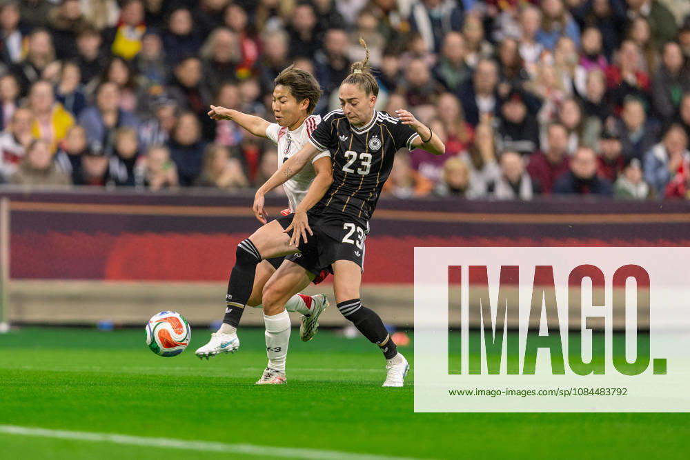 Soccer I Women s I 2026–2027 Season I Friendly Match I Germany vs. Japan I October 13, 2026: Kiko Seike (8), Japan, and Sophia Kleinherne (23), Germany, in a dynamic one-on-one battle at the Weserstadion in Bremen, Germany