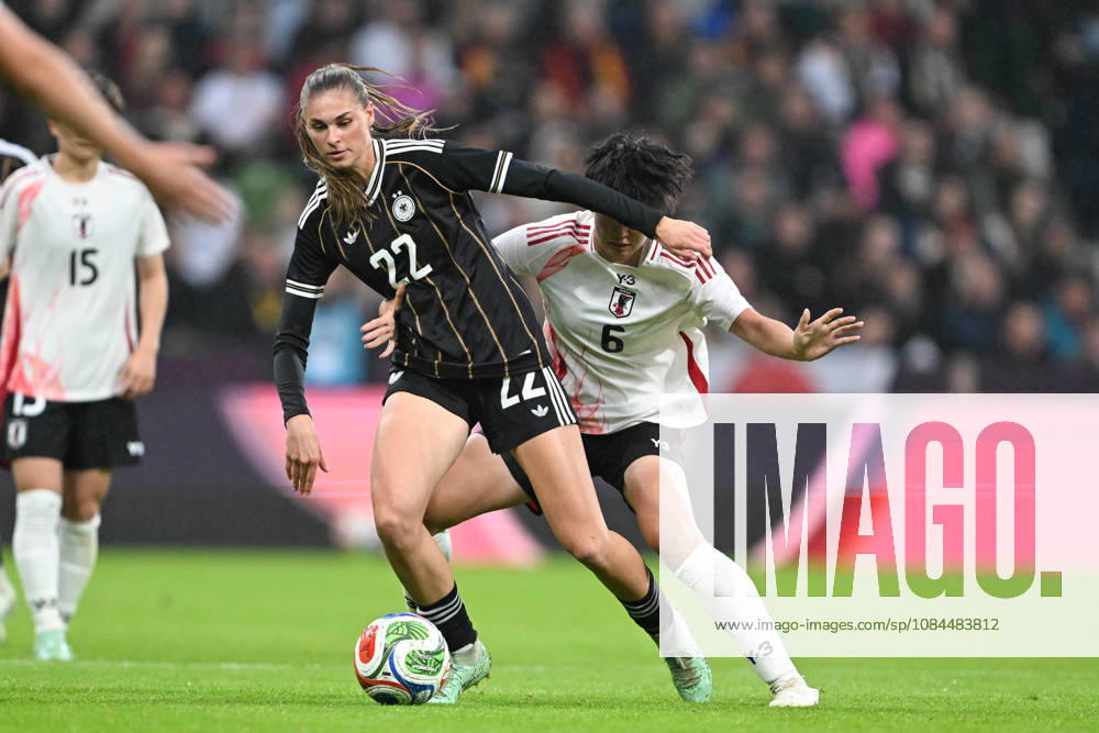 Women s International Match 26-27: Germany vs. Japan on October 13, 2026, at the Weserstadion in Bremen. Jule Brand of Germany in a one-on-one battle against Toko Koga of Japan MT