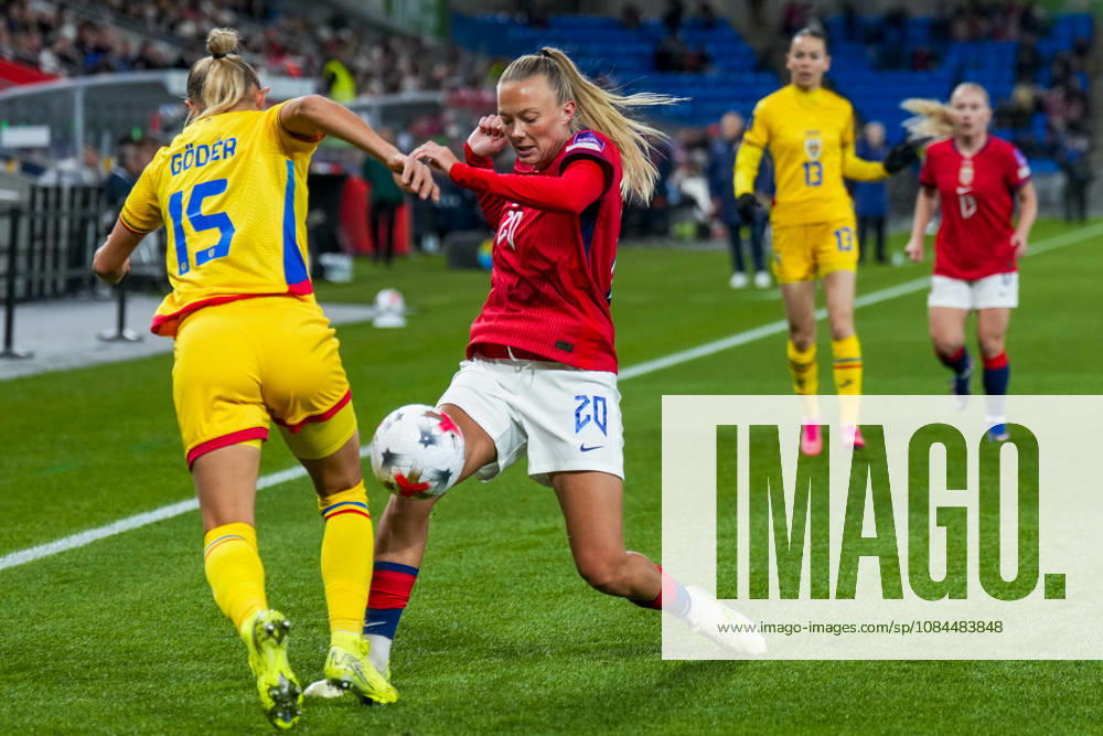 Soccer, World Cup Qualifiers, Women s Norway Romania Oslo 20261013 Romania s Brigitta Godár and Norway s Synne Jensen during the World Cup qualifying soccer match between Norway and Romania at Ullevaal Stadium on Tuesday. Photo: Heiko Junge, NTB, Oslo, Norway. . RESTRICTED USE FOR BETCOMPANIES