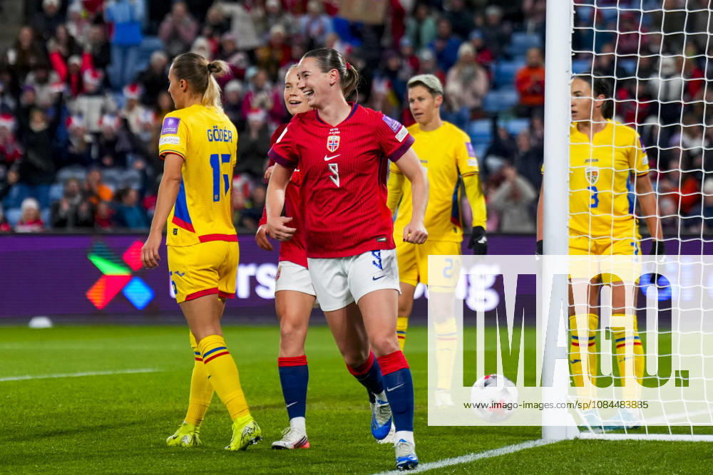 Soccer, World Cup Qualifiers, Women s Norway Romania Oslo 20261013 Norway s Elisabeth Terland celebrates after scoring the 2-0 goal during the World Cup qualifying soccer match between Norway and Romania at Ullevaal Stadium on Tuesday. Photo: Heiko Junge, NTB, Oslo, Norway. . RESTRICTED USE FOR BETBETTING COMPANIES