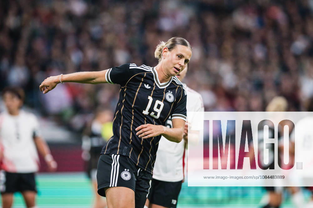 International Match: Germany vs. Japan, October 13, 2026, Klara Bühl, Germany, 19, Soccer, Women s National Team, International Match: Germany vs. Japan on October 13, 2026, at the Weserstadion, Bremen. DFB regulations prohibit any use of photographs as image sequences and or quasi-video.