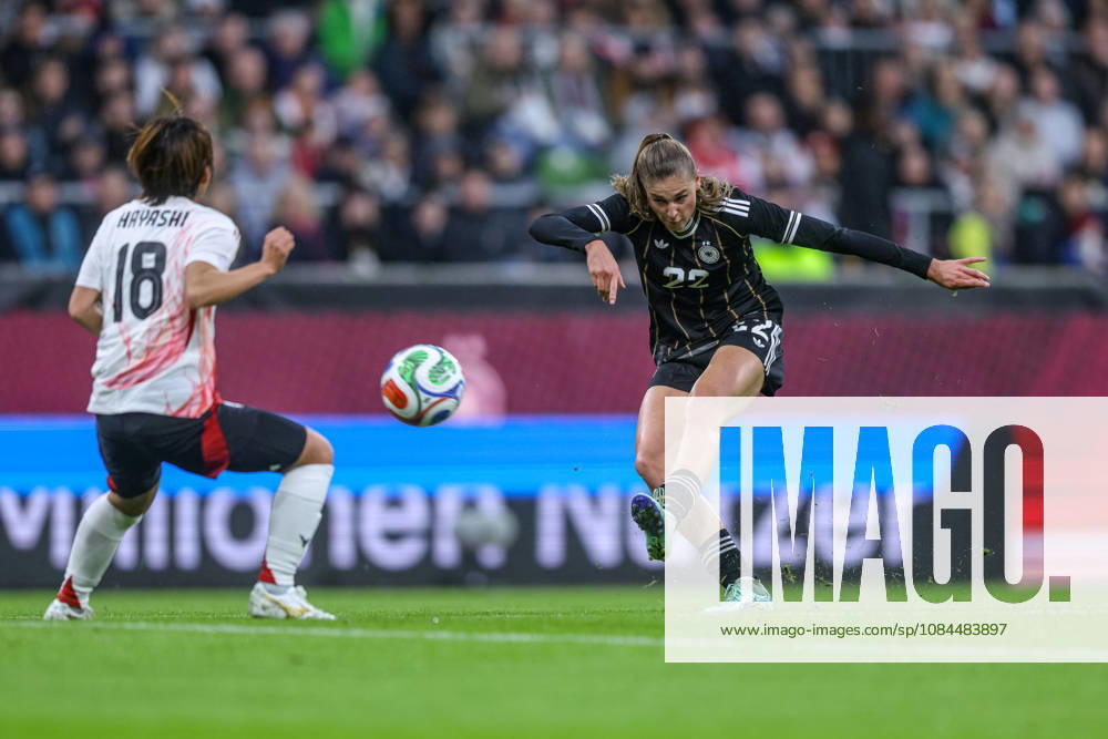 GER, Bremen, Germany vs. Japan, Soccer, FIFA, UEFA, 2026–2027 Season, Weserstadion, Friendly Match: Pictured from left, Honoka Hayashi, Japan Women’s U-18 Team, Jule Brand, Germany, Women’s National Team. DFB and DFL regulations prohibit any use of photographs as image sequences and or quasi-video. October 13, 2026