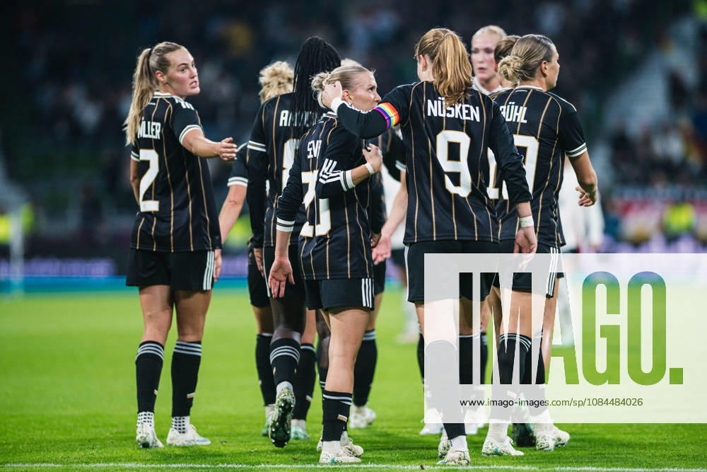 International Match: Germany vs. Japan, October 13, 2026, GOAL, CELEBRATION of the 1–1 goal by Linda Dallmann (Germany, 16), pictured here with Elisa Senß (Germany, 20) and Sjoeke Nüsken (Germany, 9). Soccer, Women’s National Team, international match between Germany and Japan on October 13, 2026, at the Weserstadion, Bremen. DFB regulations prohibit any use of photographs as image sequences and or quasi-video.