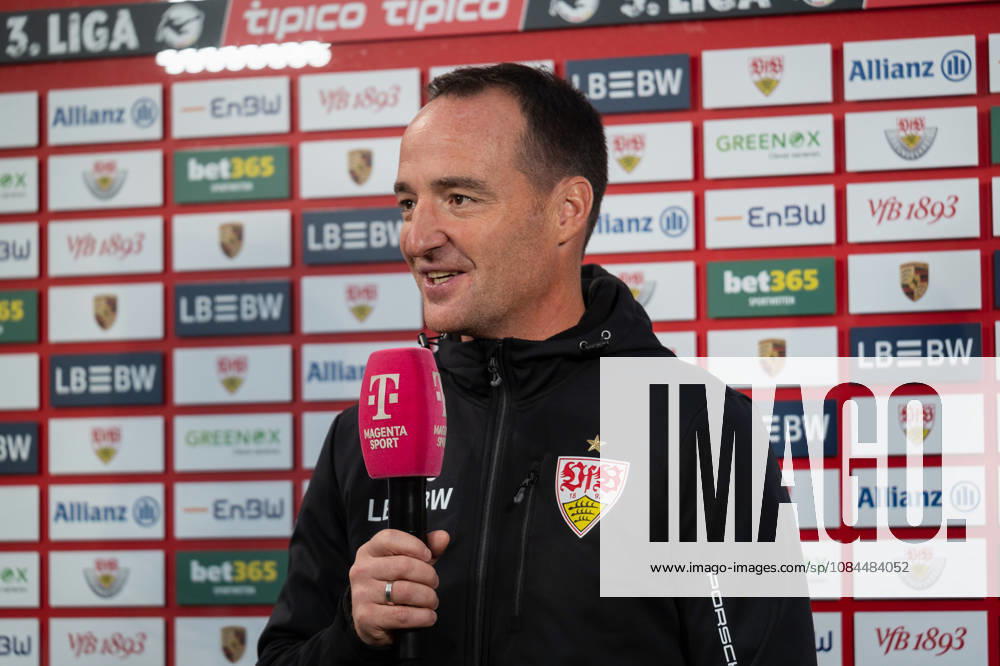 Soccer 3rd Division, VfB Stuttgart U23 vs. TSG Hoffenheim II, from left: Nico Willig, coach of VfB Stuttgart II, during a pre-game interview in Aspach
